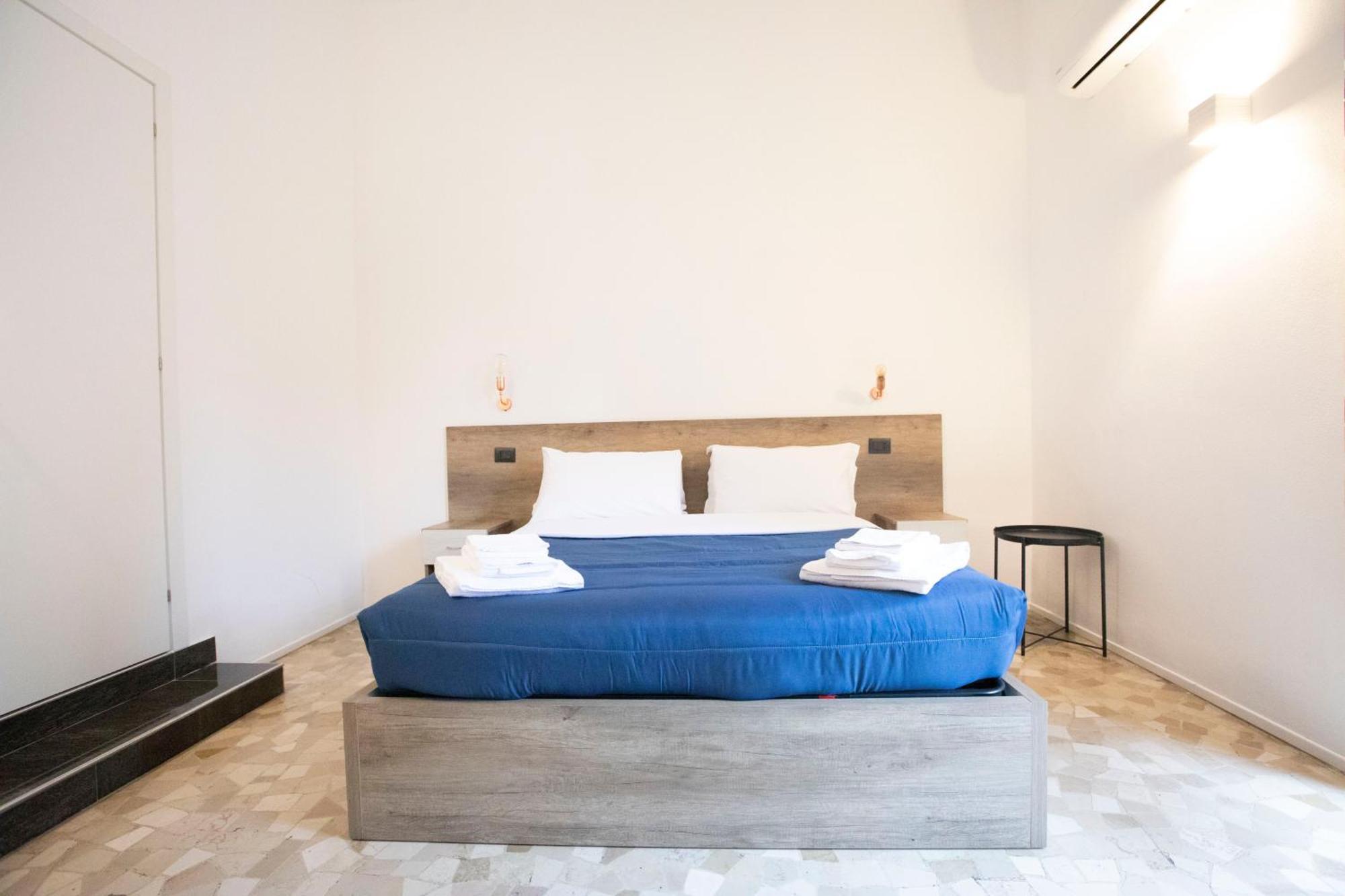 Hall In Center Bed & Breakfast *